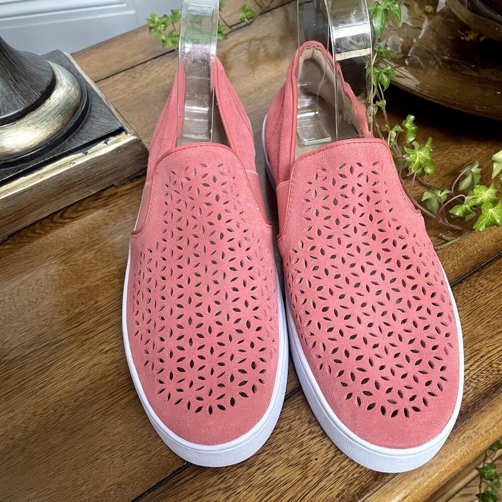 Vionic Kani Women's Size 8.5 Coral Suede Perforated Slip on Flats Sneakers
